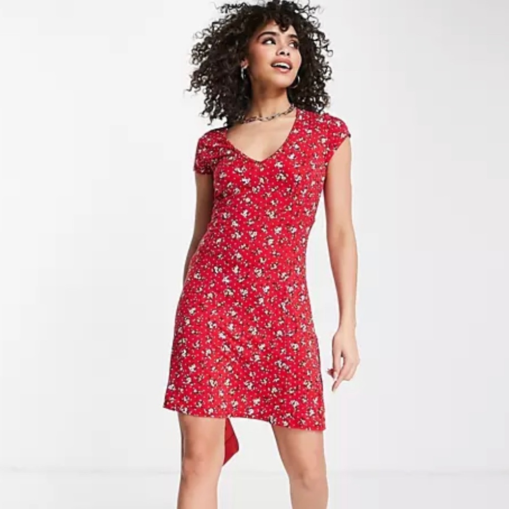 Missguided NWT V Neck Skater Dress